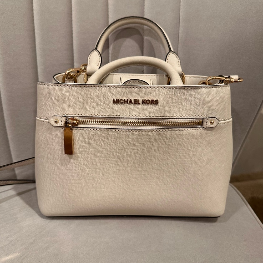 Micheal Kors Hailee Small Saffiano Leather Satchel